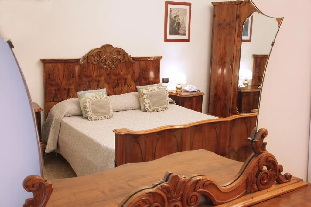 Gasthof Hotel Domus Real Cardello Rom