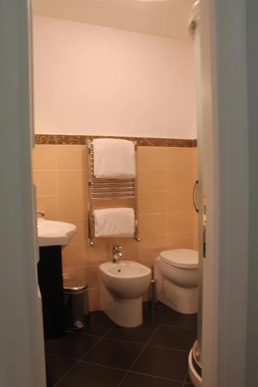Hotel Domus Real Cardello Rom 2*,