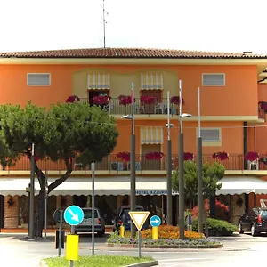 Azzurra 3*, Sirmione Italia