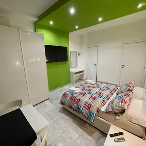 2* Bed & Breakfast Black & White G&g
