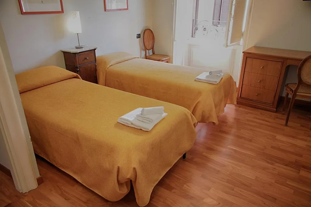 Hotel Domus Real Cardello Roma